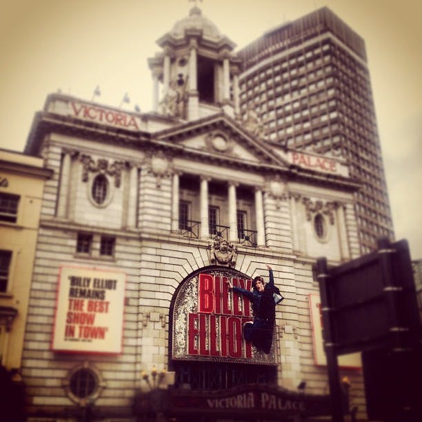 Πράγματα να κάνεις στον προορισμό &lt;City 67458&gt; #5: Θέατρο Victoria Palace